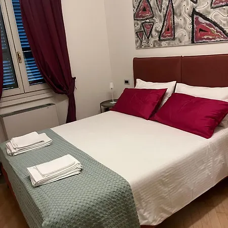 Oda ve Kahvaltı Casa Nina Centro 4*